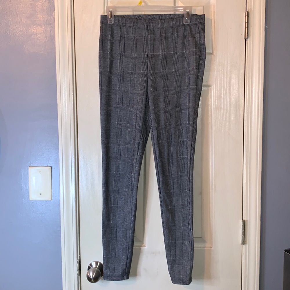 💕WOMEN’S FOREVER21 PLAID LEGGINGS 💕